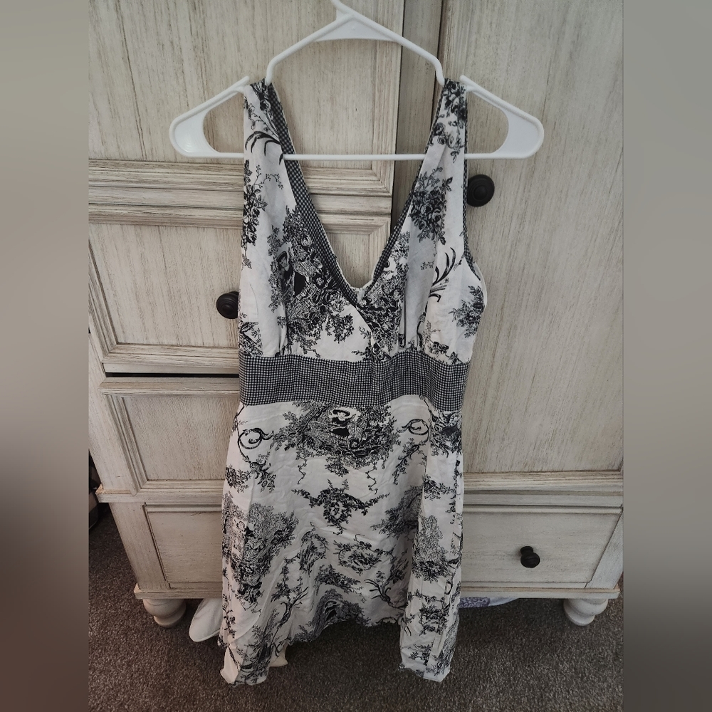 Vintage black and white dress Size 12